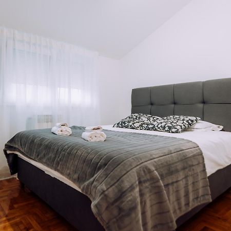 Apartment Sara ซาเกร็บ ภายนอก รูปภาพ