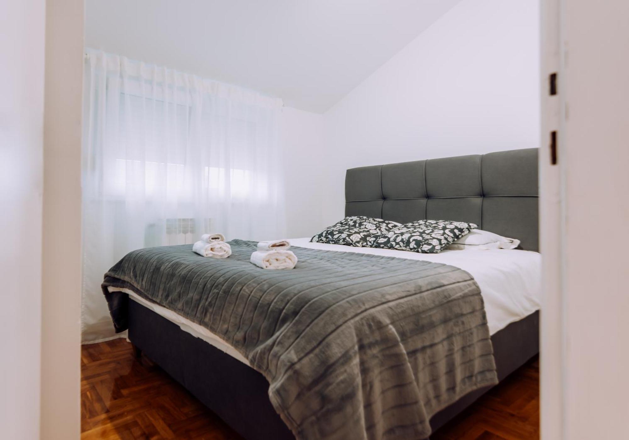 Apartment Sara ซาเกร็บ ภายนอก รูปภาพ