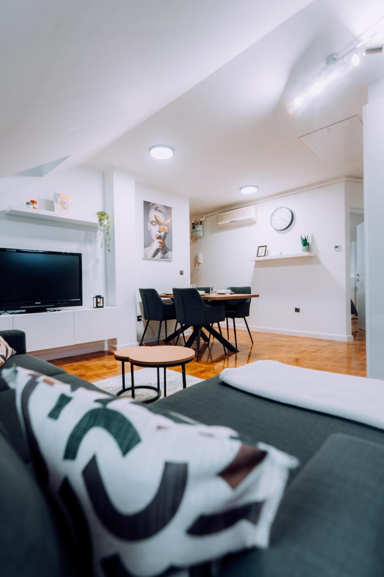 Apartment Sara ซาเกร็บ ภายนอก รูปภาพ